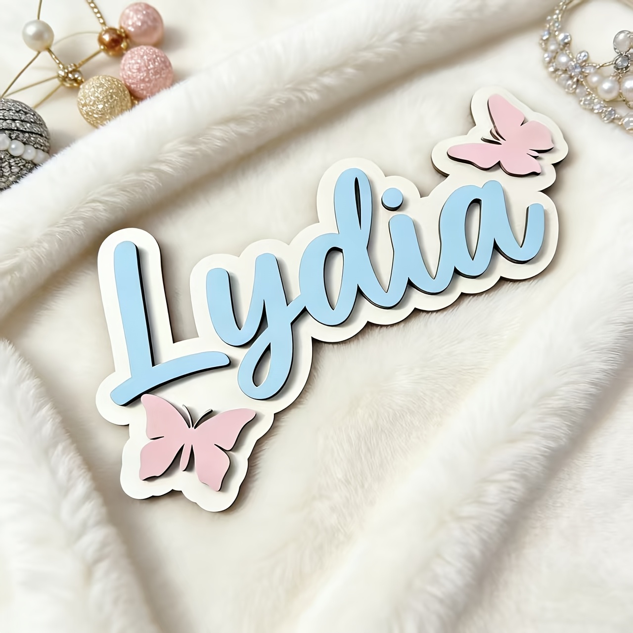 Baby Nursery Name Sign - パーソナライズされたブルー＆ピンクの蝶の名前入りルームサイン、カスタマイズ可能なパステルドアプレート、保育園の寝室の装飾、素敵なギフト