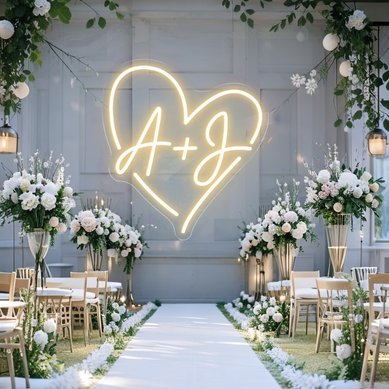 カスタムイニシャルハートLEDネオンサイン、結婚式パーティー - Baby Nursery Name Sign のレビューと価格