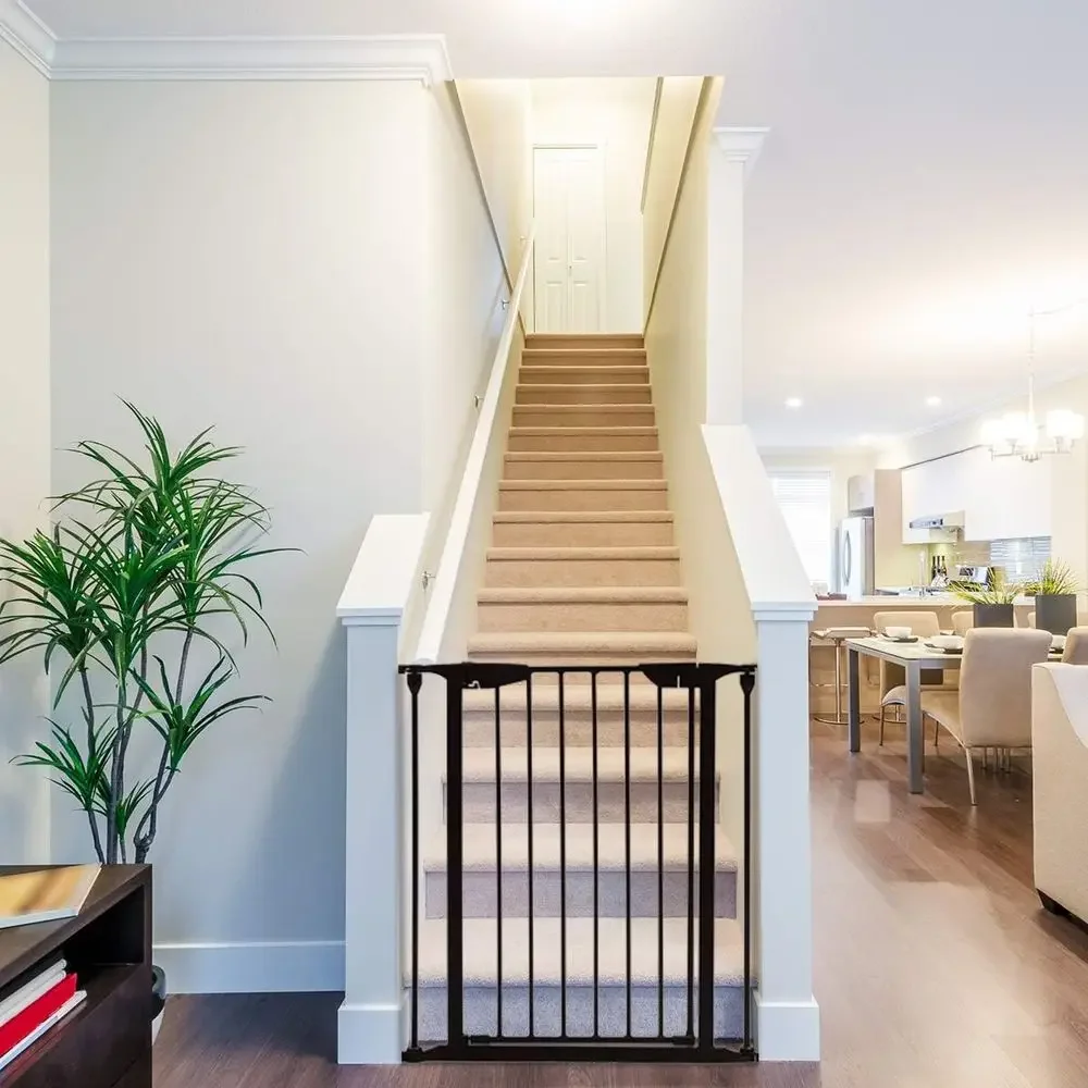 6パネル調整可能エクストラワイドベビー＆ペットゲート、複数形 - Baby Gate Extra Wide のレビューと価格